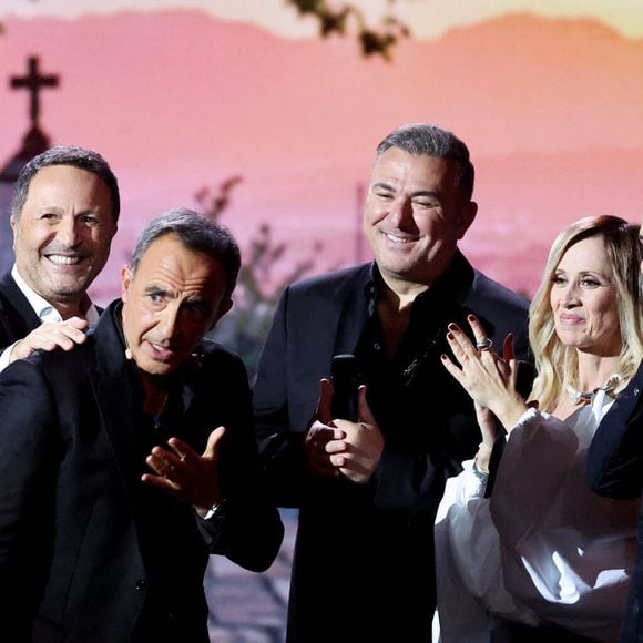 Exclusif - Nikos Aliagas et Arthur, Antonis Remos, Lara Fabian, Ycare lors surprises lors de l'enregistrement de l'émission "La chanson secrète N°14", présentée par N.Aliagas et diffusée le 26 décembre sur TF1, consacrée à Nikos Aliagas à Paris le 10 Décembre 2025