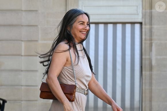 Azucena Caamaño, la femme de F.Pagny - Personnalités à la sortie de la cérémonie de remise de légion d'honneur de Jean-Paul Bigard, Pdg de l'entreprise éponyme, au palais de l'Elysée à Paris le 27 mai 2026.

© Lionel Urman / Bestimage