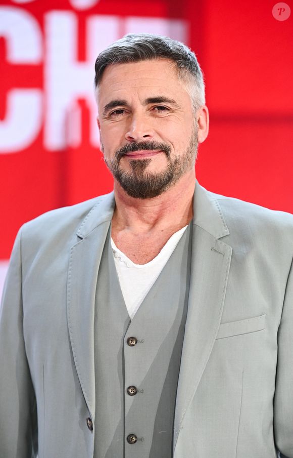 Exclusif - Olivier Minne - Enregistrement de l'émission Vivement dimanche consacrée à l'équipe du Splendid au studio Rive Gauche, présentée par M.Drucker, et diffusée le 2 mars sur France 3. Paris, le 21 février 2025. 
© Guillaume Gaffiot / Bestimage