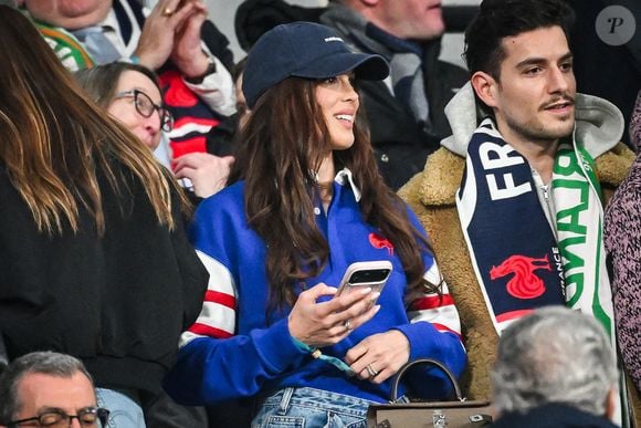 Iris Mittenaere était également présente pour soutenir Antoine Dupont et a partagé des images sur Instagram.

Iris Mittenaere dans les tribunes du match d'ouverture du Tournoi des six nations : France-Irlande (36-14) au Stade de France à Saint-Denis. Photo par Zuma Press / Bestimage