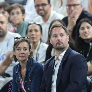 Sa compagne l'attendu à chaque fois.
Thomas Pesquet et sa compagne Anne Mottet - Les célébrités en tribunes pendant l'épreuve de basketball de Demi-Finale opposant la France à l'Allemagne lors des Jeux Olympiques de Paris 2024 (JO) à l'Arena Bercy, à Paris, France, le 8 août 2024. © Jacovides-Perusseau/Bestimage