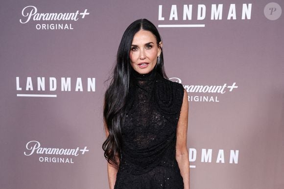 Demi Moore trente de voir Bruce Willis une fois par semaine minimum.

Demi Moore portant Erdem arrive à la première à Los Angeles de la série originale de Paramount+ 'Landman' Saison 1 tenue au Paramount Theatre at Paramount Pictures Studios le 12 novembre 2024 à Hollywood, Los Angeles, Californie, États-Unis. Photo by Xavier Collin/Image Press Agency/ABACAPRESS.COM