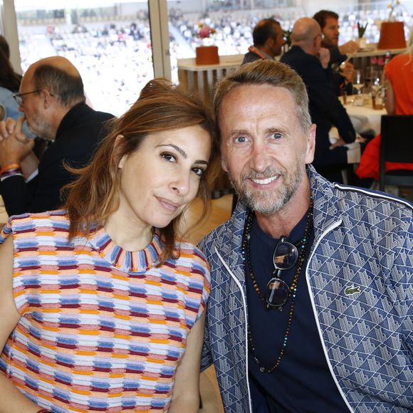 Exclusif - Léa Salamé et Philippe Caverivière - Déjeuner dans la loge de France Télévision lors des Internationaux de France de Tennis de Roland Garros 2024 - Jour 12, à Paris. Le 6 Juin 2024.  

© Bertrand Rindoff / Bestimage