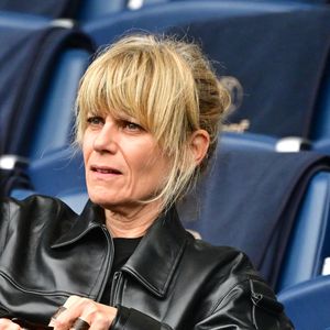 Marina Foïs dans les tribunes du match de football de Ligue 1 McDonald's opposant le  RC Lens au Paris Saint-Germain (PSG) (0-2) au Parc des Princes à Paris le 14 septembre 2025. © Christian Liewig/Bestimage