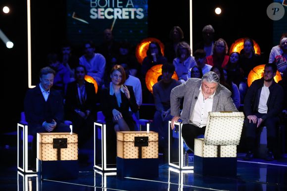 Exclusif -  Stéphane Bern, Elodie Frégé, David Douillet - Enregistrement de l'émission "La Boîte à secrets", au Studio du Lendit, présentée par F.Bollaert et diffusée le 17 janvier sur France 3. Le 17 décembre 2024
© Christophe Clovis / Bestimage
