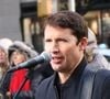 Après le décès prématuré d'Hayden, les rumeurs ont explosé sur Internet. Des enquêteurs amateurs suspectent qu'il s'agisse de James Blunt.

James Blunt au pied du Rockefeller Center à New York, le 13 novembre 2019.