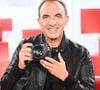 En parallèle, Nikos Aliagas s'est aussi lancé dans une carrière de photographe

Exclusif - Nikos Aliagas lors de l'enregistrement de l'émission Vivement dimanche au studio Rive gauche, présentée par M.Drucker, diffusée sur France 3 le 21 juin 2026, à Paris, France, le 20 mai 2026. © Guillaume Gaffiot/Bestimage