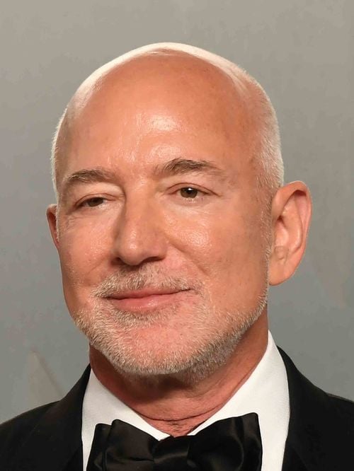 Jeff Bezos élargit encore son empire : le fondateur d’Amazon investit dans un club de football anglais au palmarès mythique