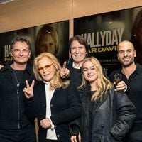 David Hallyday : Sa femme Alexandra apparaît à ses côtés avec sa maman Sylvie Vartan pour une occasion particulière