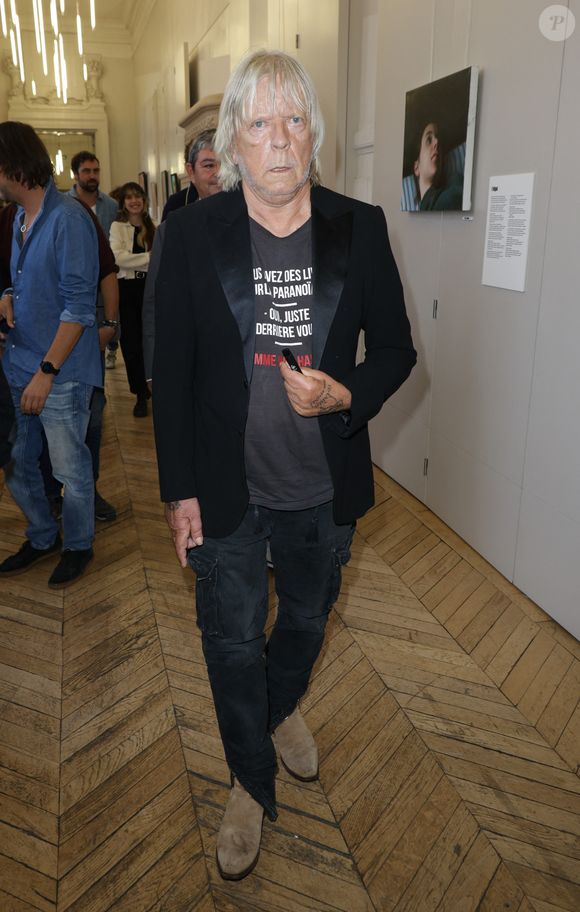 Le chanteur Renaud (Renaud Séchan) - Vernissage de l'exposition "Renaud, Des mots et des images" qui se tiendra jusqu'au 14 septembre à la Mairie du 13ème à Paris le 5 septembre 2024. Elle marquera "également la sortie en librairie du recueil" publié aux éditions Gallimard Alternatives. . © Coadic Guirec/Bestimage