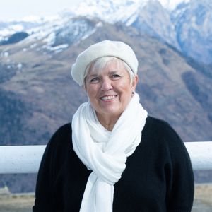 Mimie Mathy participe à une séance photo lors du 22e Festival des Créations Télévisuelles de Luchon, à Luchon, en France, le 7 février 2020. Photo : Aurore Maréchal/ABACAPRESS.COM