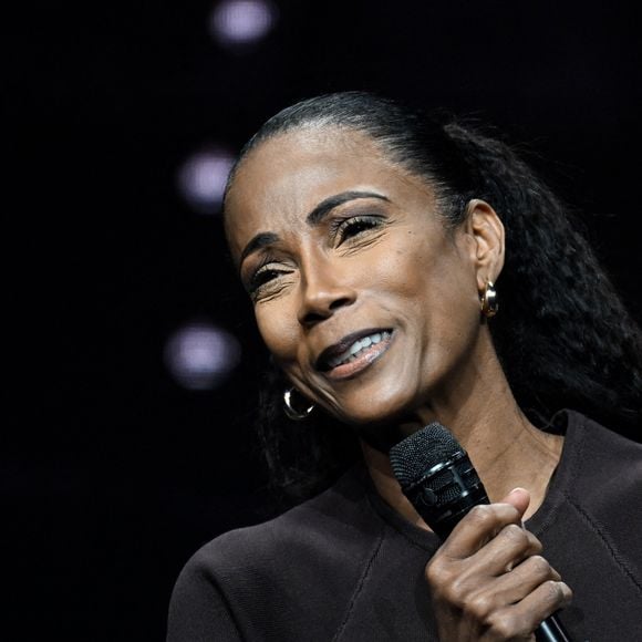 Christine Kelly au Dôme de Paris - Palais des Sports pour "Face à vous" les grands enjeux de demain le 25 novembre 2025.

© Lionel Urman / Bestimage