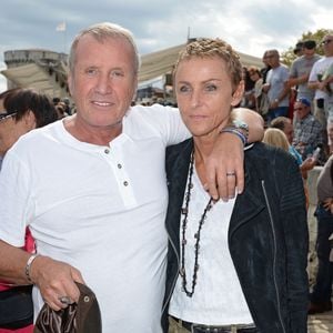 Yves Renier et son épouse assistant au 17e Festival de la fiction TV à La Rochelle, France, le 12 septembre 2015. Photo de Pascal Baril/Planete Bleue/ABACAPRESS.COM