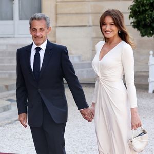 Nicolas Sarkozy et Carla Bruni unis dans toutes les épreuves

Nicolas Sarkozy et sa femme Carla Bruni-Sarkozy (robe Ralph Lauren)  - Dîner d'état en l'honneur du président des Etats-Unis et sa femme au palais de l'Elysée à Paris, à l'occasion de leur visite officielle en France.
© Jacovides-Moreau / Bestimage
