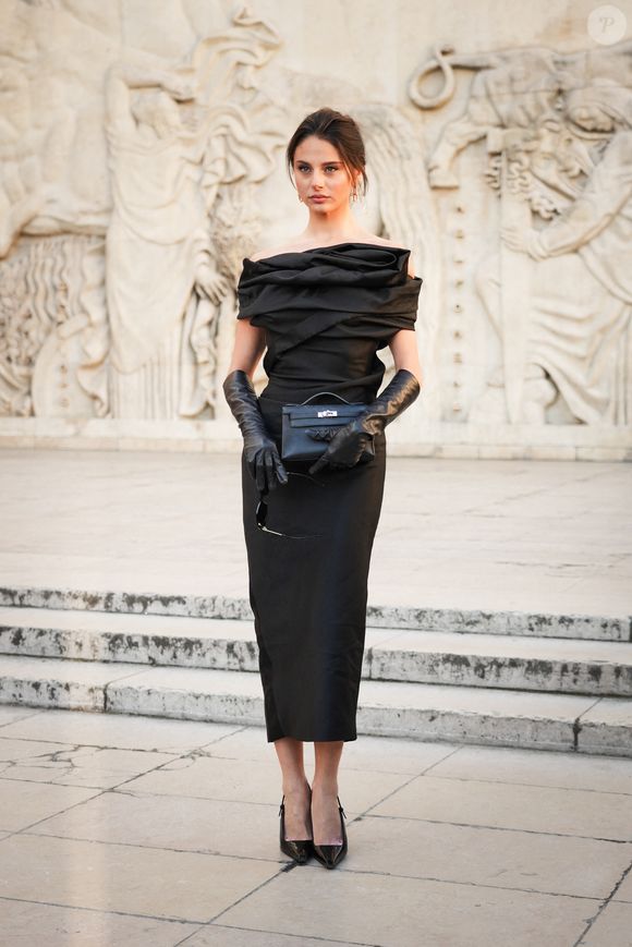 Carina Zavline au défilé Elie Saab Womenswear Fall/Winter 2025-2026 au Palais De Tokyo le 8 mars 2025 à Paris, France© Lucia Sabatelli / Bestimage