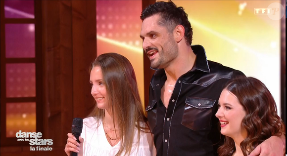 Florent Manaudou et sa nièce Manon dans "Danse avec les stars" - capture d'écran TF1