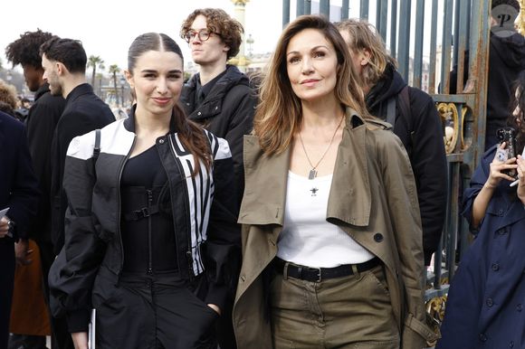 Nadia Farès et sa fillle Shanna Leelee Chasman - Les célébrités au défilé Dior "Collection Prêt-à-Porter Automne/Hiver 2025-2026" lors de la Fashion Week de Paris (PFW), le 4 mars 2025

© Christophe Aubert via Bestimage