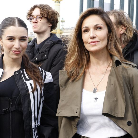 Nadia Farès et sa fillle Shanna Leelee Chasman - Les célébrités au défilé Dior "Collection Prêt-à-Porter Automne/Hiver 2025-2026" lors de la Fashion Week de Paris (PFW), le 4 mars 2025

© Christophe Aubert via Bestimage