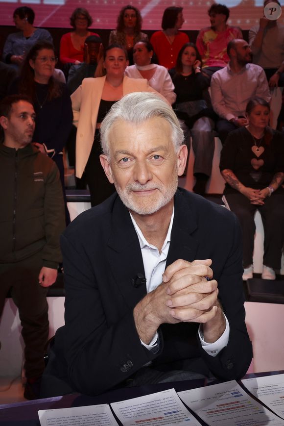 Exclusif - Gilles Verdez, sur le plateau de l'émission "Tout Beau, Tout N9uf - TBT9" présentée par C.Hanouna, et diffusée en direct sur W9, Paris, France, le 13 janvier 2026. © Jack Tribeca / Bestimage