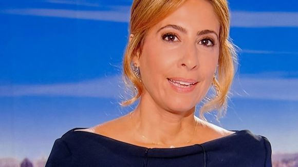 "Je n’ai pas demandé un euro de plus" : Léa Salamé s'est vu offrir le même salaire que ses prédécesseurs au JT de 20h de France 2, elle l'évoque publiquement