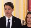 Et depuis, l'ex-femme et mère des trois enfants de l'ancien premier ministre canadien était restée bien silencieuse. 

Info - Justin Trudeau, Premier ministre du Canada, et sa femme Sophie Grégoire-Trudeau se séparent après 18 ans de mariage - Les chefs d'Etats signent le livre de condoléances à Lancaster House à Londres , le 17 septembre 2022.