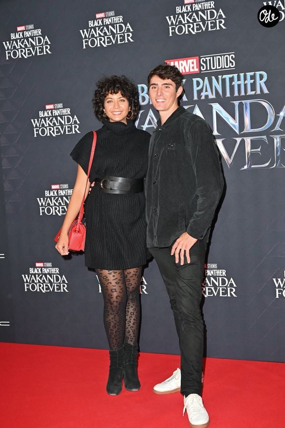 Vaimalama Chaves et son compagnon Nicolas Fleury assistent à la première de « Black Panther : Wakanda Forever » qui s'est tenue au Grand Rex, à Paris, en France, le 7 novembre 2022. Photo de Mireille Ampilhac/ABACAPRESS.COM