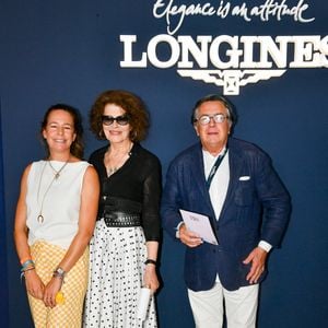 Exclusif - Marie Coupérie-Eiffel, Fanny Ardant et Philippe Coupérie-Eiffel dans l'espace VIP, le Pavillon Eiffel, lors de la 12ème édition Longines Paris Eiffel Jumping au pied de la Tour Eiffel sur le Champ-de-Mars à Paris, France, le 21 juin 2026. © Perusseau-Veeren/Bestimage
