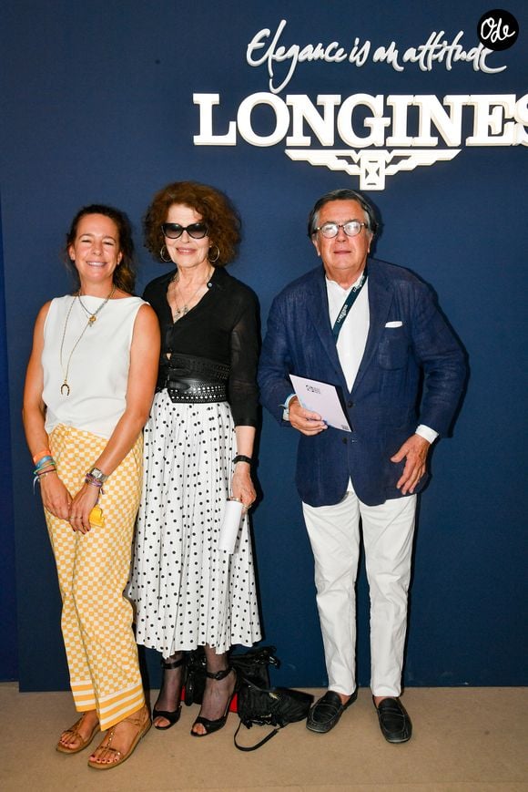 Exclusif - Marie Coupérie-Eiffel, Fanny Ardant et Philippe Coupérie-Eiffel dans l'espace VIP, le Pavillon Eiffel, lors de la 12ème édition Longines Paris Eiffel Jumping au pied de la Tour Eiffel sur le Champ-de-Mars à Paris, France, le 21 juin 2026. © Perusseau-Veeren/Bestimage