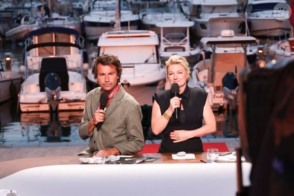 Exclusif - Bertrand Chameroy, Anne-Elisabeth Lemoine, sur le plateau de l'émission "C à vous" lors du 78ème Festival International du Film de Cannes, France, le 22 mai 2025. © Jack Tribeca/Bestimage