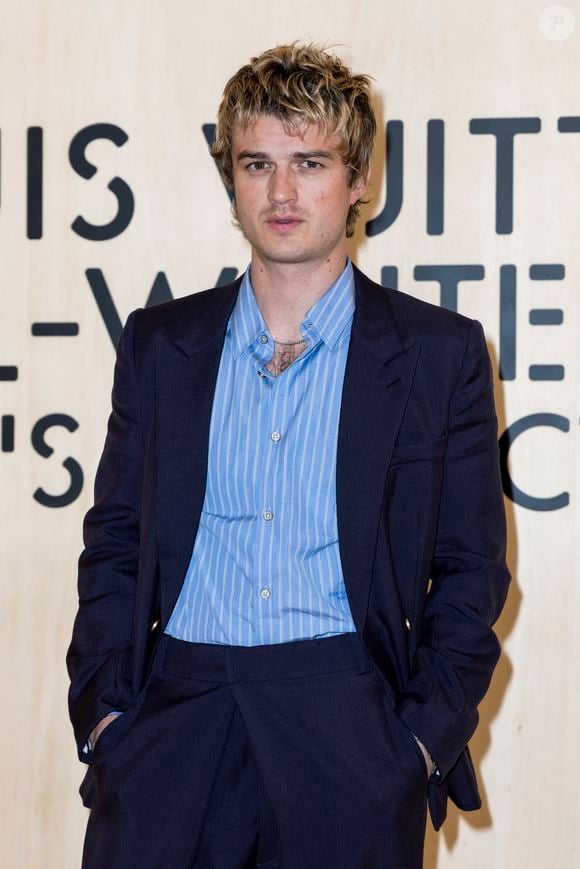 Joe Keery - Photocall du Défilé de mode Louis Vuitton Collection Hommes Automne Hiver Printemps-Été dans le cadre de la Fashion Week de Paris, France, le 20 janvier 2026.
 
© Olivier Borde / Bestimage