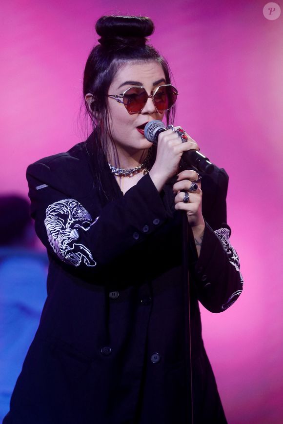 Exclusif - Hoshi à l'enregistrement de l'émission "Ce soir on chante pour les 100 ans des droits de l'enfant, avec l'Unicef".

Photo : Christophe Clovis / Bestimage