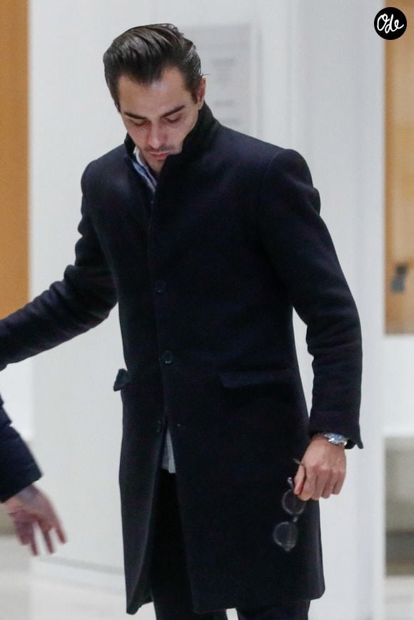 Brisé par cette perte, son frère aîné Thomas Alléno s'est récemment livré avec émotion sur ce deuil difficile.

Thomas, le fils du chef cuisinier Yannick Alléno et son avocat à la sortie de la salle d'audience, le 28 novembre 2024. 

© Christophe Clovis/Bestimage