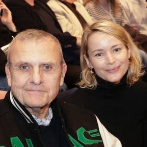 Exclusif - Jean-Charles de Castelbajac et Pauline de Drouas dans le public du concert de Hugues Aufray au Le Dôme de Paris, le 9 novembre 2025.

Photo : Jack Tribeca / Bestimage