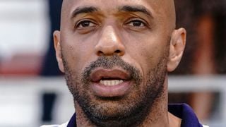 Thierry Henry : loin des terrains où il a marqué l’histoire, l’ancien champion a investi une partie de sa fortune dans une marque française qui garantit ses créations à vie