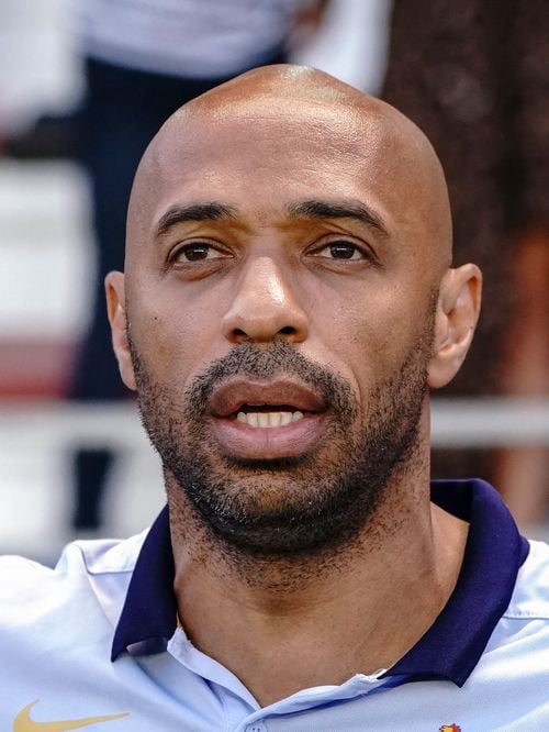 Thierry Henry : loin des terrains où il a marqué l’histoire, l’ancien champion a investi une partie de sa fortune dans une marque française qui garantit ses créations à vie