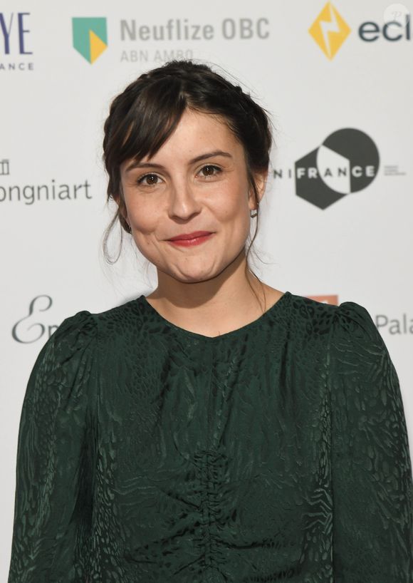 Une décision qui la mènerait au cœur de la région élue “la plus accueillante de France” selon Booking.com.

Flore Bonaventura - 27ème cérémonie des Trophées du Film Français au Palais Brongniart à Paris, le 11 février 2020. © Coadic Guirec/Bestimage