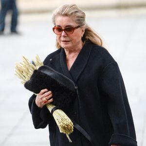 Catherine Deneuve - Arrivées aux obsèques de Jean-Paul Rappeneau en l'église Saint-Sulpice à Paris le 10 septembre 2026  ©Agence/Bestimage