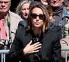 Laura Smet traverse une période de deuil intense, marquée par la récente disparition de sa mère, Nathalie Baye, après la perte de son père, Johnny Hallyday. 

Laura Smet - Sorties des obsèques de Nathalie Baye en l'église Saint-Sulpice à Paris. © Dominique Jacovides - Coadic Guirec / Bestimage
