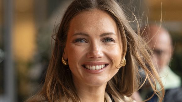 Amandine Petit dévoile le visage de son fiancé pour une occasion bien spéciale