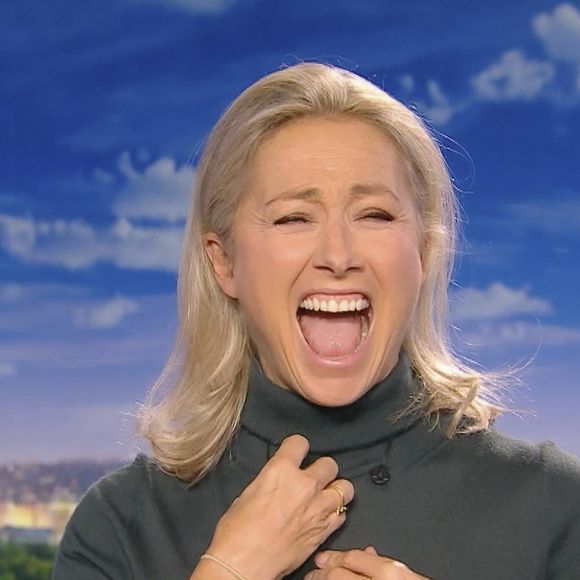 Journal télévisé de Anne-Sophie Lapix sur France 2.

Photo : Capture d'écran France TV / Bestimage