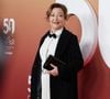 Et d'ajouter : “Je m’y évade dès que possible (...) je profite de la nature et du silence, que seuls les sangliers viennent perturber. Ce lieu, ses paysages, ses couleurs sont devenus fondamentaux pour mon équilibre.”

Catherine Frot  - Photocall de la 50ème édition de la cérémonie des César à l'Olympia à Paris, France, le 28 février 2025 © Dominique Jacovides - Olivier Borde / Bestimage