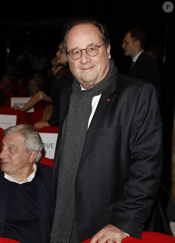 François Hollande - Avant-première du documentaire "L'Ukraine au Coeur" au cinéma le Balzac à Paris le 8 novembre 2023. De retour de la ligne de front, Bernard-Henri Lévy rapporte un documentaire intense sur le courage d’un peuple ukrainien marqué par les souffrances après presque deux années de conflit. © Marc Ausset-Lacroix/Bestimage