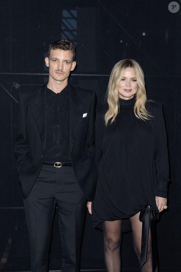 Niels Schneider et sa compagne Virginie Efira - Photocall du défilé Saint Laurent Womenswear Printemps/été 2024 dans le cadre de la Fashion week de Paris le 26 septembre 2023 à Paris. © Olivier Borde/Bestimage