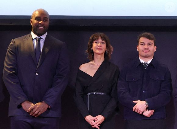 Teddy Riner,  Sophie Marceau,  Antoine Dupont - Le président Emmanuel Macron lors de la présentation du pavillon français de l'exposition universelle Osaka 2025 à la Cité de l'architecture et du patrimoine à Paris le 4 février 2025

© Teresa Suarez / Pool / Bestimage