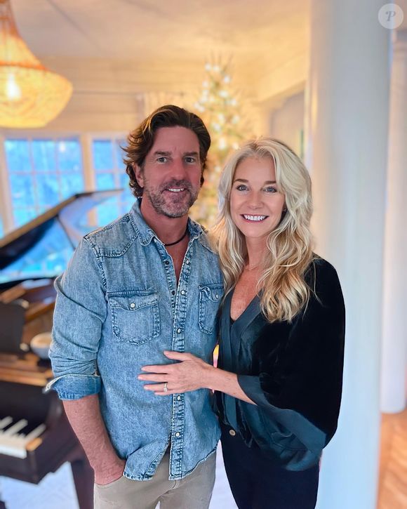 Un chanteur acclamé a perdu la vie à 57 ans avec sa femme et sa belle-fille  : Le diaporama - Purepeople