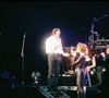 Selon "Le Figaro", les droits générés par les concerts pourraient rapporter plusieurs millions d'euros aux ayants droit. 

Archives : Jean-Jacques Goldman et Céline Dion à un concert à Bercy en 1995 AGENCE / BESTIMAGE