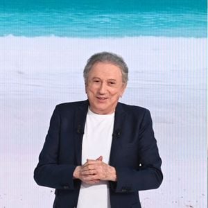 Michel Drucker consacre une émission spéciale de "Vivement dimanche" aux voyages et à l’évasion.

Michel Drucker lors de l'enregistrement de l'émission Vivement dimanche spéciale Voyages au studio Rive gauche, présentée par M.Drucker, diffusée sur France 3. © Guillaume Gaffiot/Bestimage