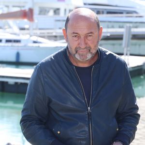 Kad Merad - Photocall de la série "Belphegor" lors du 27ème Festival de la Fiction de la Rochelle (16 - 21 septembre 2025), le 17 septembre 2025. 
© Denis Guignebourg / Bestimage