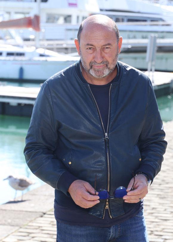 Kad Merad - Photocall de la série "Belphegor" lors du 27ème Festival de la Fiction de la Rochelle (16 - 21 septembre 2025), le 17 septembre 2025. 
© Denis Guignebourg / Bestimage