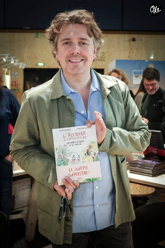 Alex Vizorek, lors du Festival du Livre à Paris, France, le 14 avril 2024. © Jack Tribeca / Bestimage